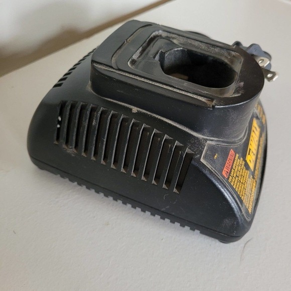 Dewalt DW9118 7.2V-14.4V Battery Charger - Picture 4 of 4